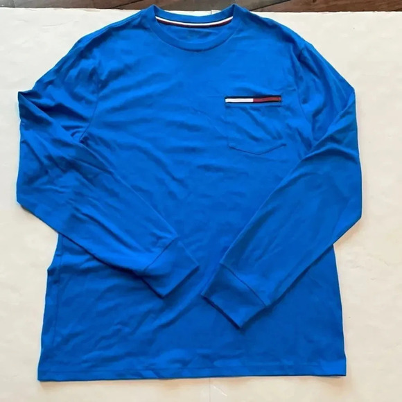 Tommy Hilfiger pocket icon logo long sleeved t-shirt, royal blue. Men’s size M - Picture 1 of 9